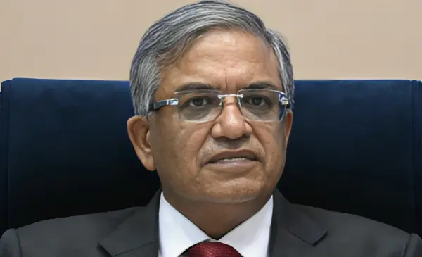 193 सांसदों ने संसद में सौंपा नोटिस