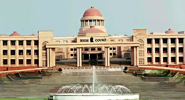 बैंक खाते फ्रीज करना असंवैधानिक