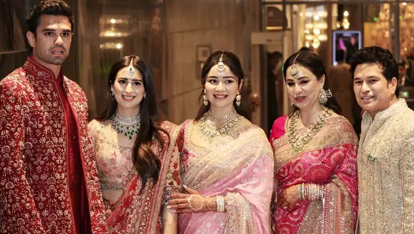 मुंबई में सितारों से सजी भव्य शादी