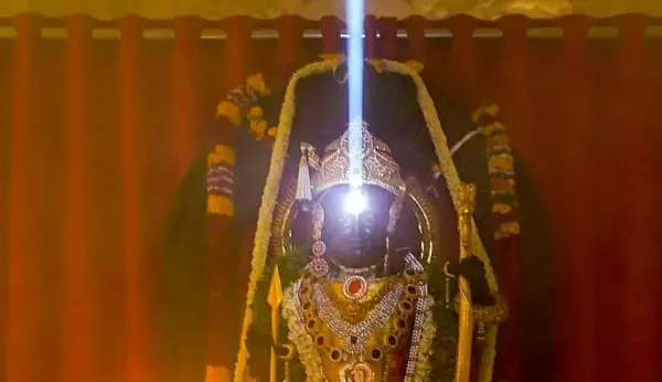 सूर्य की किरणों से रामलला का ‘दिव्य तिलक’